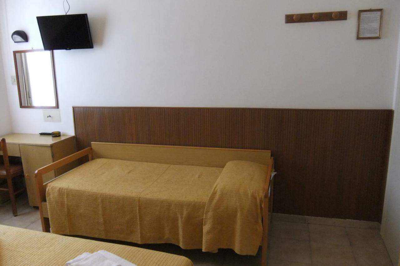 Albergo Villalma Римини Экстерьер фото