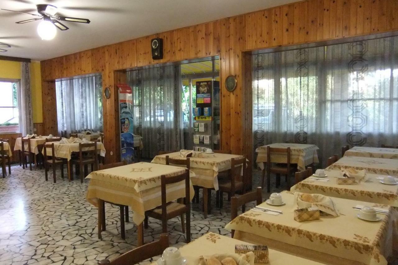 Albergo Villalma Римини Экстерьер фото