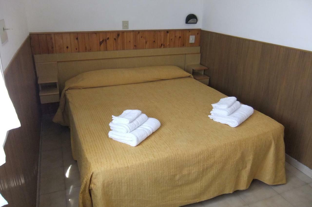 Albergo Villalma Римини Экстерьер фото