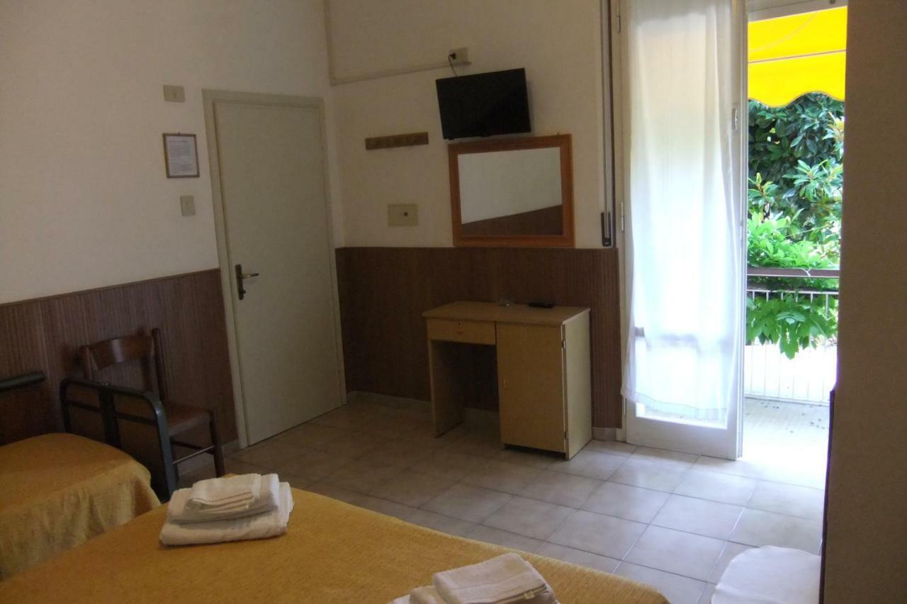Albergo Villalma Римини Экстерьер фото